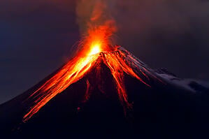 Volcano_boiling_over