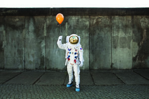 astronaut-balloon